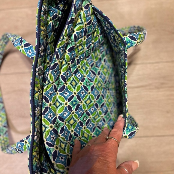 Vera Bradley “Daisy Dsisy)Lg Tote w/Wallet - Picture 10 of 16